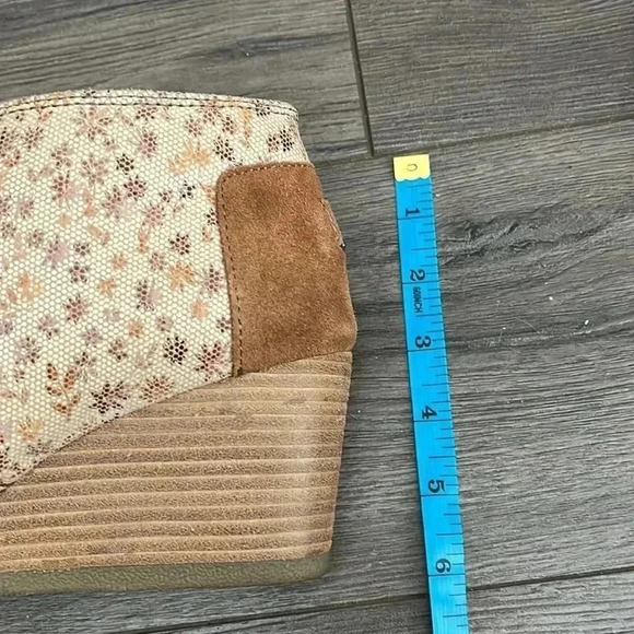 [US8]Toms Desert  Beige/Brown Maple Leaf Pattern Wedge Boots Bootie - Picture 10 of 10